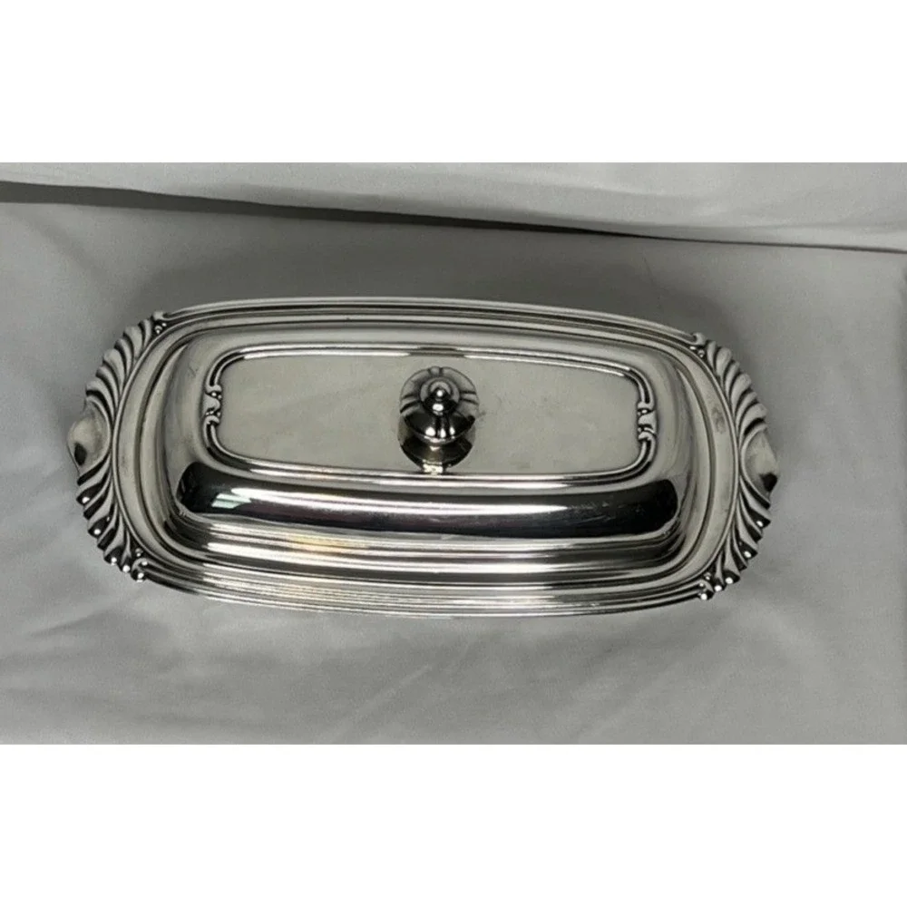 Oneida Ltd Silver Plated Butter Dish Scalloped‎ Shell Handles Domed Lid Vintage